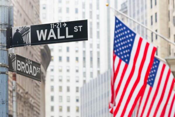 Wall Street é o Centro Financeiro onde está a Bolsa de Valores de Nova York