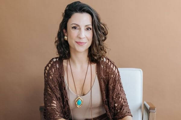 Suellen, fundadora da VilaSu Moda Feminina no Cambuí, em Campinas-SP