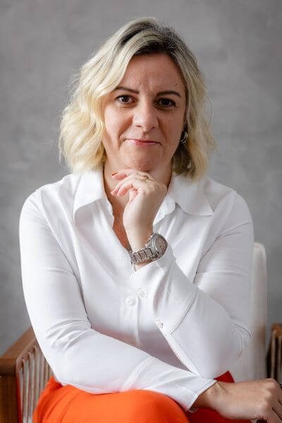 Cibele Märchesi, especialista em liderança comportamental e desenvolvimento humano, palestrante da série Liderança Comportamental na Prática